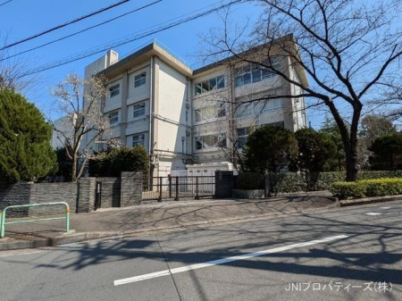 ���ӊ��@���n�旧���⒆�w�Z�@����1300m