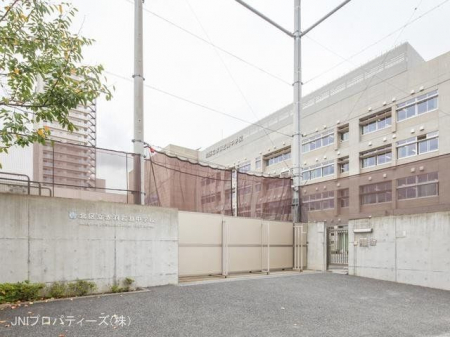 ���ӊ��@�k�旧�ԉH�╣���w�Z�@����700m